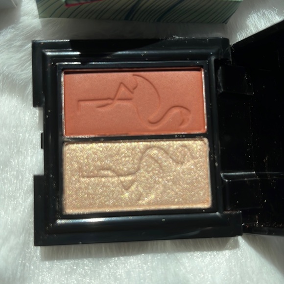 Eyeshadow Bundle: Eyeshadow Singles and Duo - Picture 4 of 4
